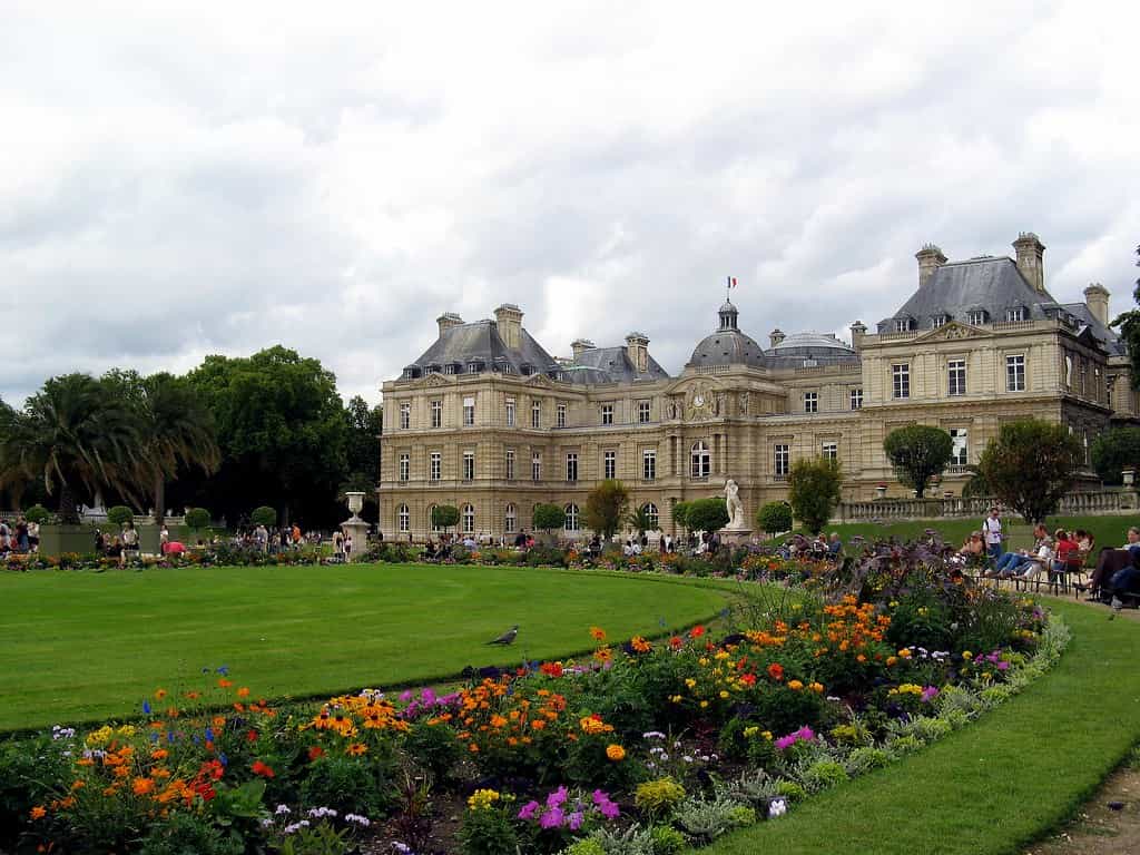 11 Best tourist spots in Paris city to visit in 2024
