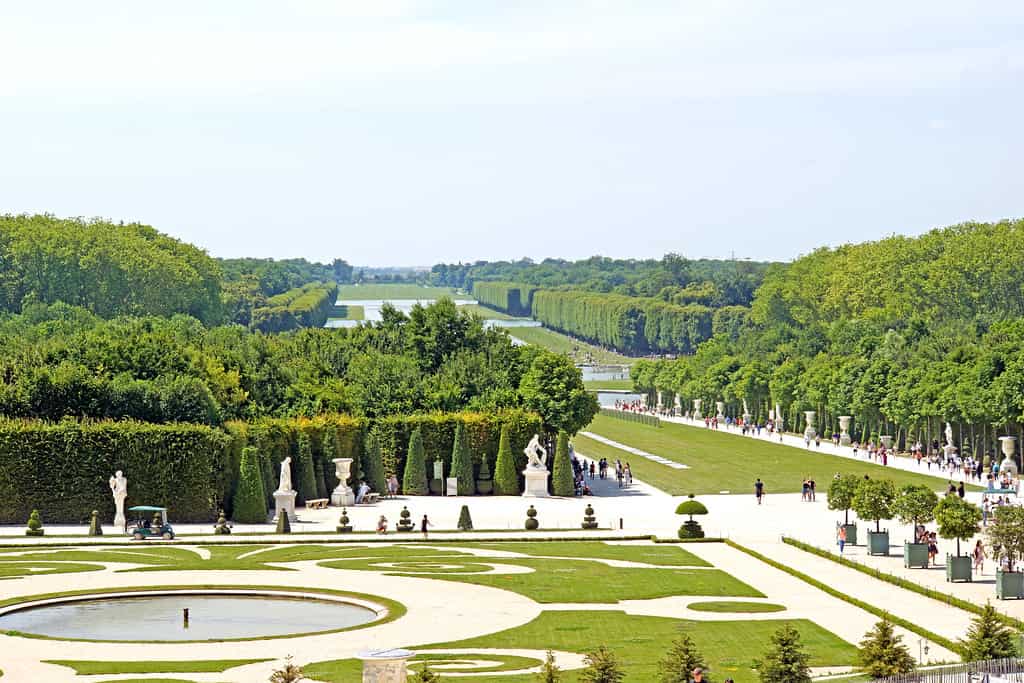 11 Best tourist spots in Paris city to visit in 2024